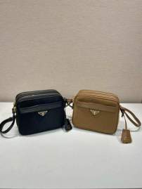 Picture of Prada Handbags _SKUfw213010462fw